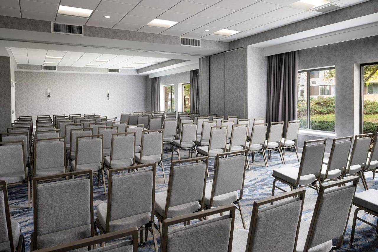 Sheraton Grand Rapids Airport Hotel Cascade Dış mekan fotoğraf