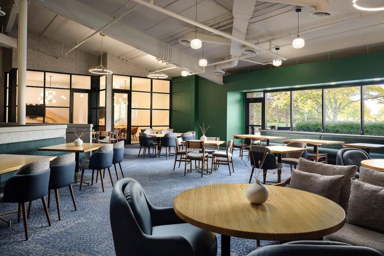 Sheraton Grand Rapids Airport Hotel Cascade Dış mekan fotoğraf