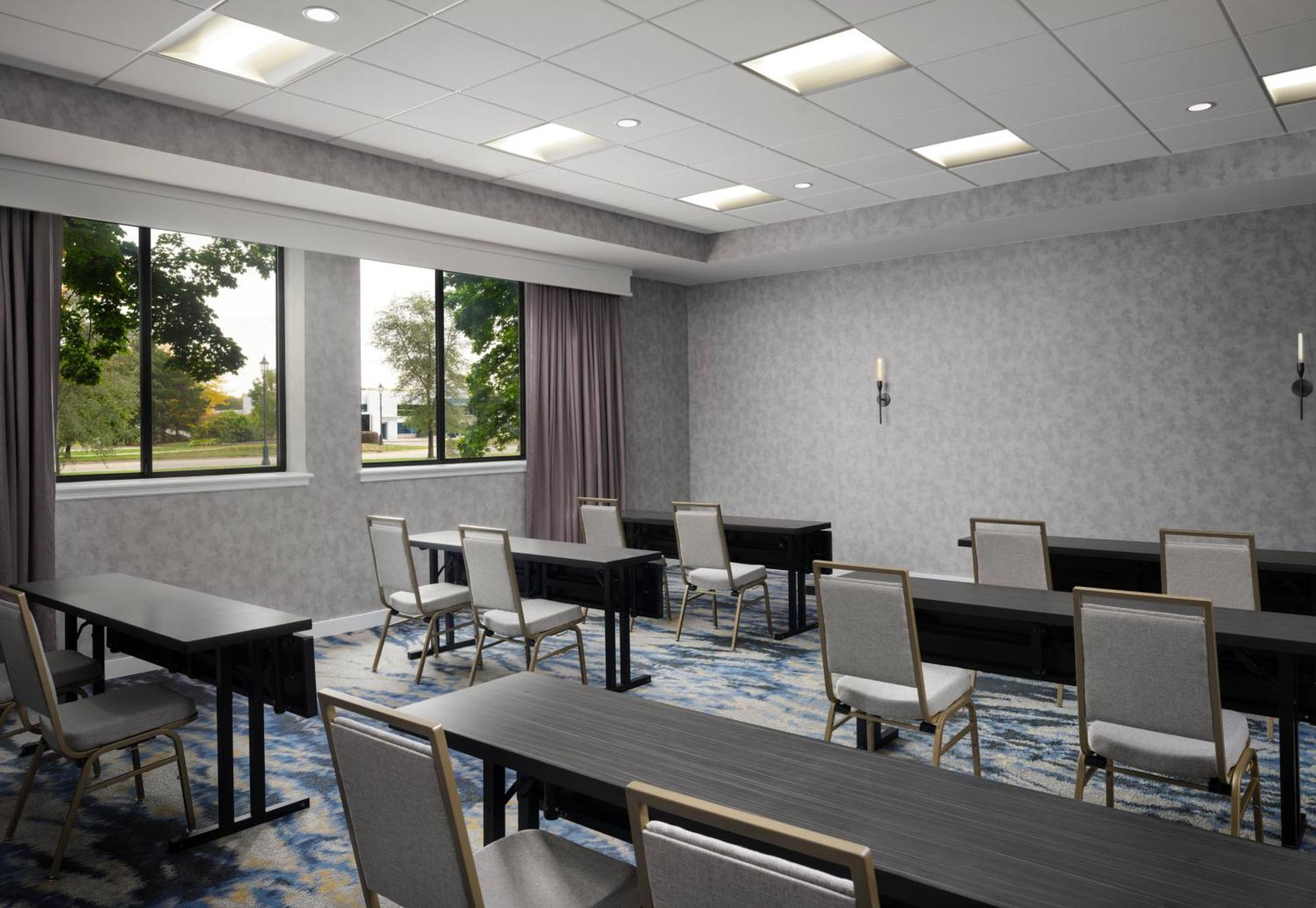 Sheraton Grand Rapids Airport Hotel Cascade Dış mekan fotoğraf