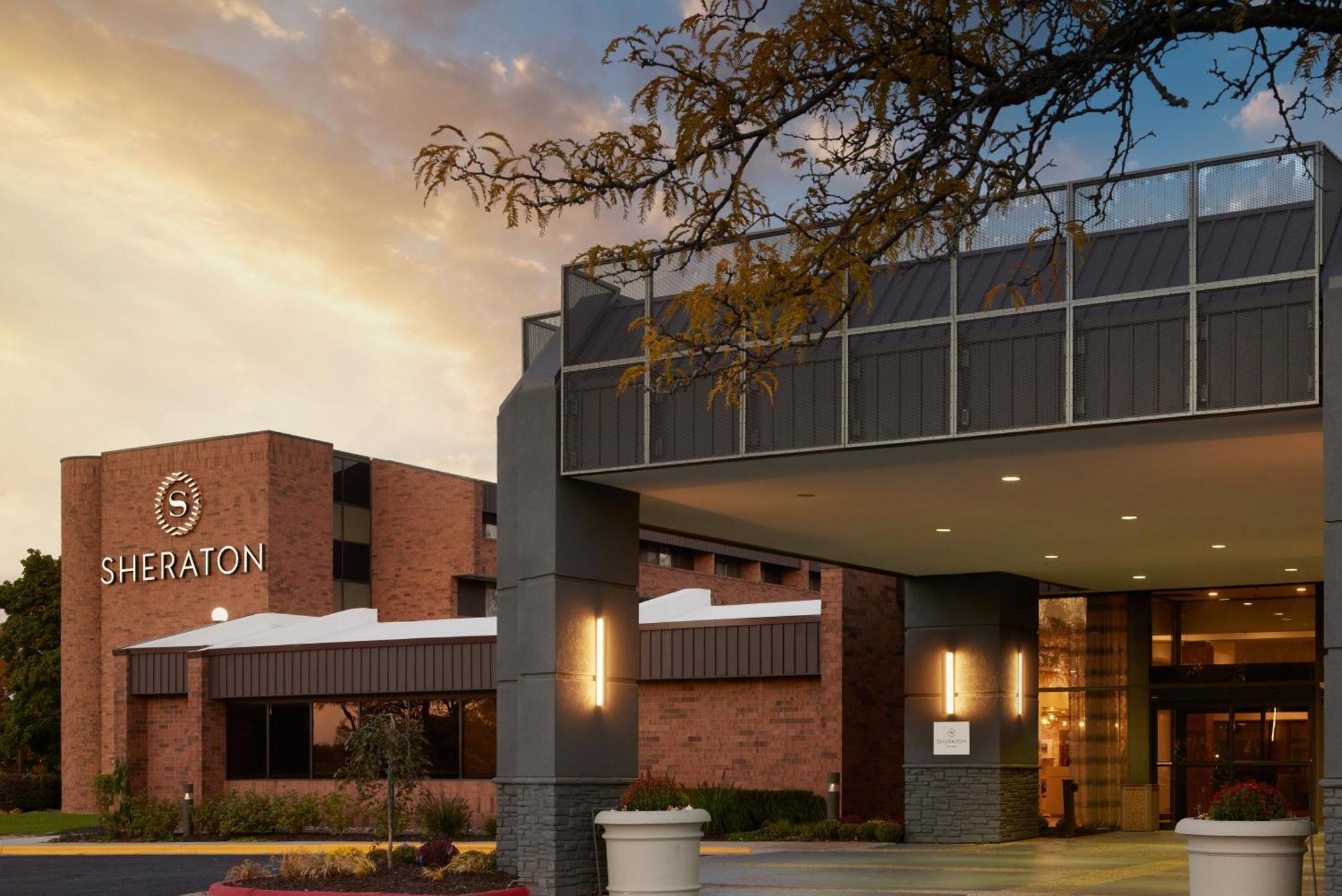 Sheraton Grand Rapids Airport Hotel Cascade Dış mekan fotoğraf
