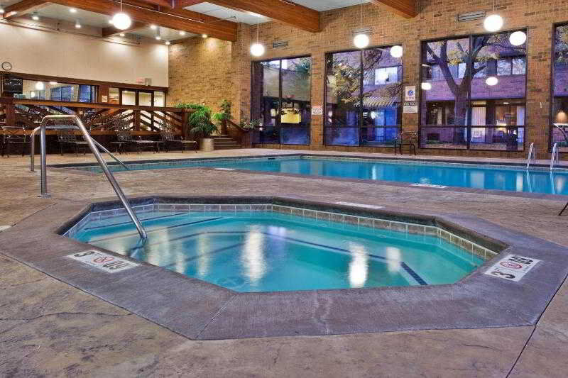 Sheraton Grand Rapids Airport Hotel Cascade Dış mekan fotoğraf